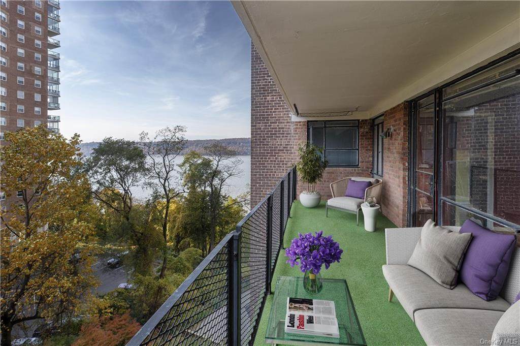 2727 Palisade Avenue - Photo 1