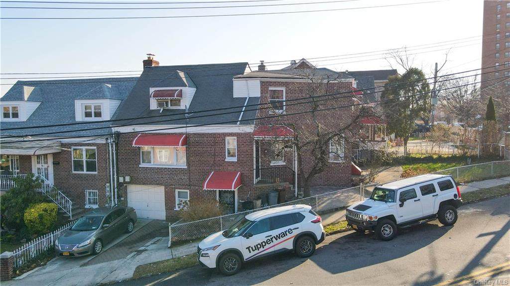 1704 Bussing Avenue - Photo 1
