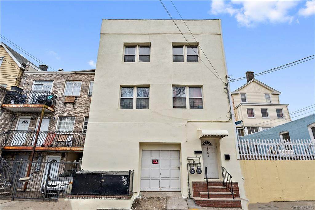 1989 Cruger Avenue - Photo 1