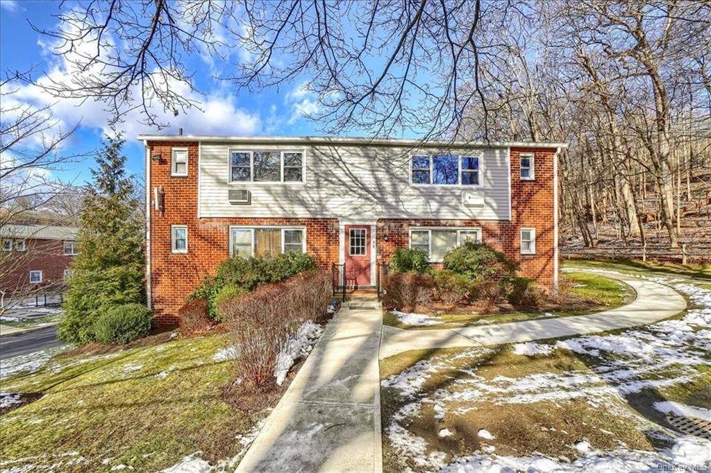 98 Charter Circle - Photo 1