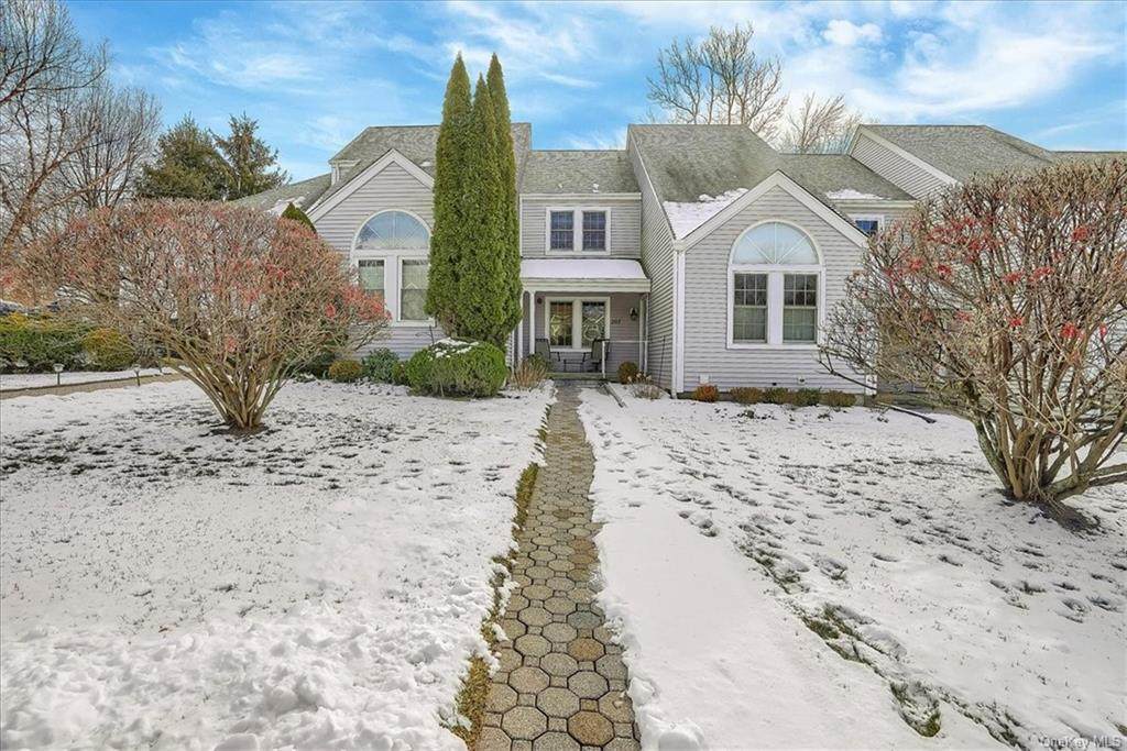 207 Sandpiper Court - Photo 1