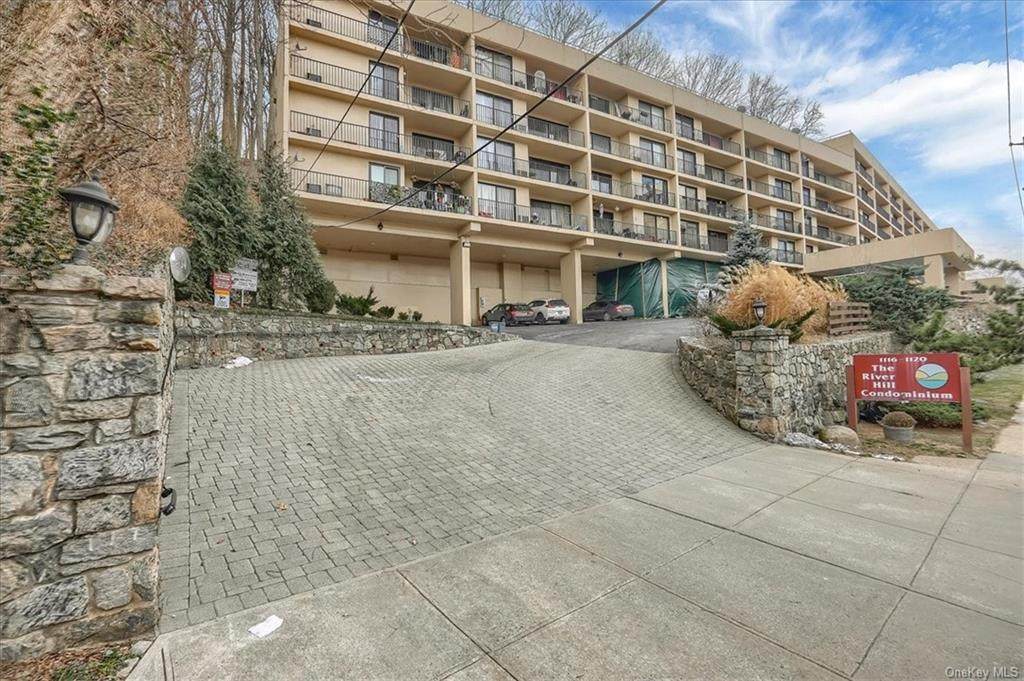 1120 Warburton Avenue - Photo 1