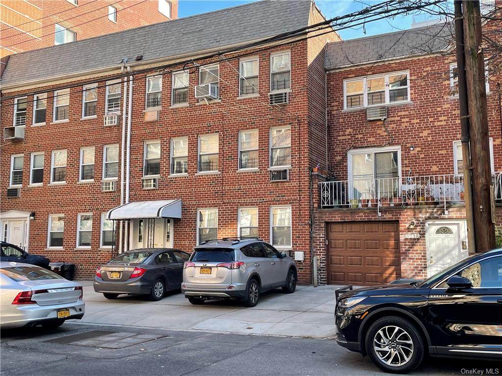 3720 Blackstone Avenue - Photo 1