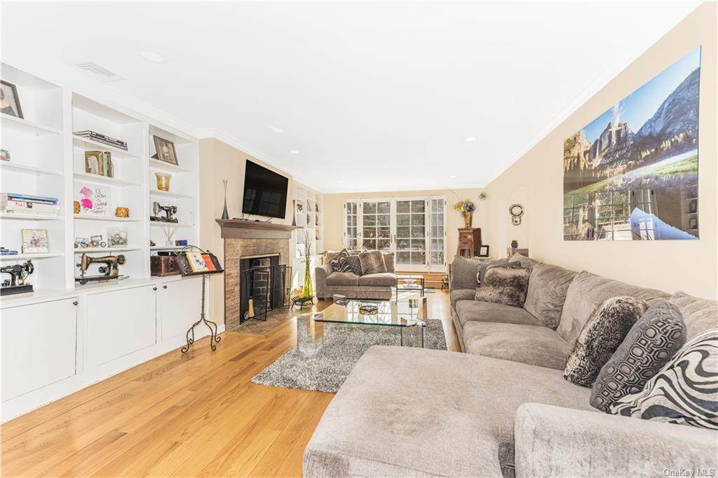 4601 Henry Hudson Parkway - Photo 1