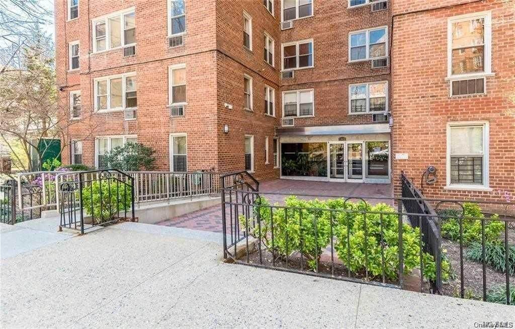2465 Palisade Avenue - Photo 1