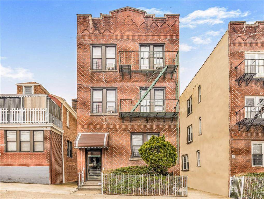 720 Penfield - Photo 1