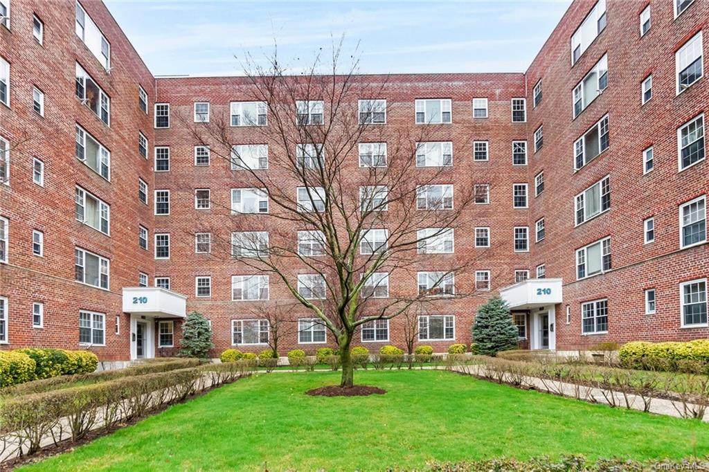 210 Pelham Road - Photo 1
