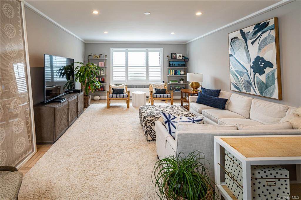 7 Midland Gardens - Photo 1