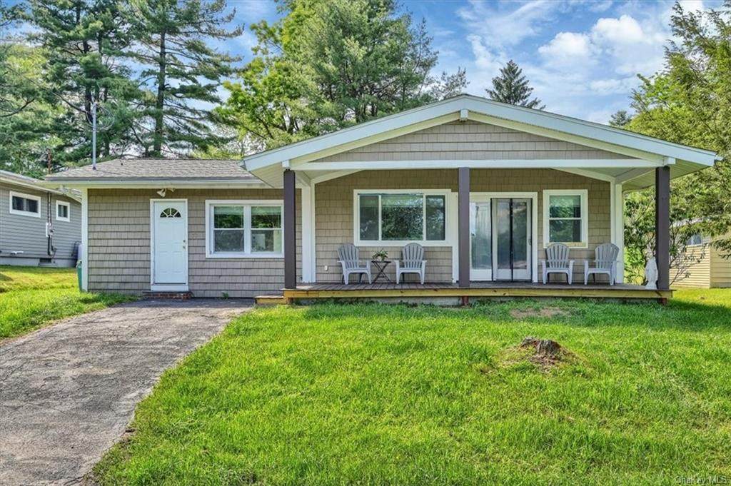 77 Crescent Circle - Photo 1