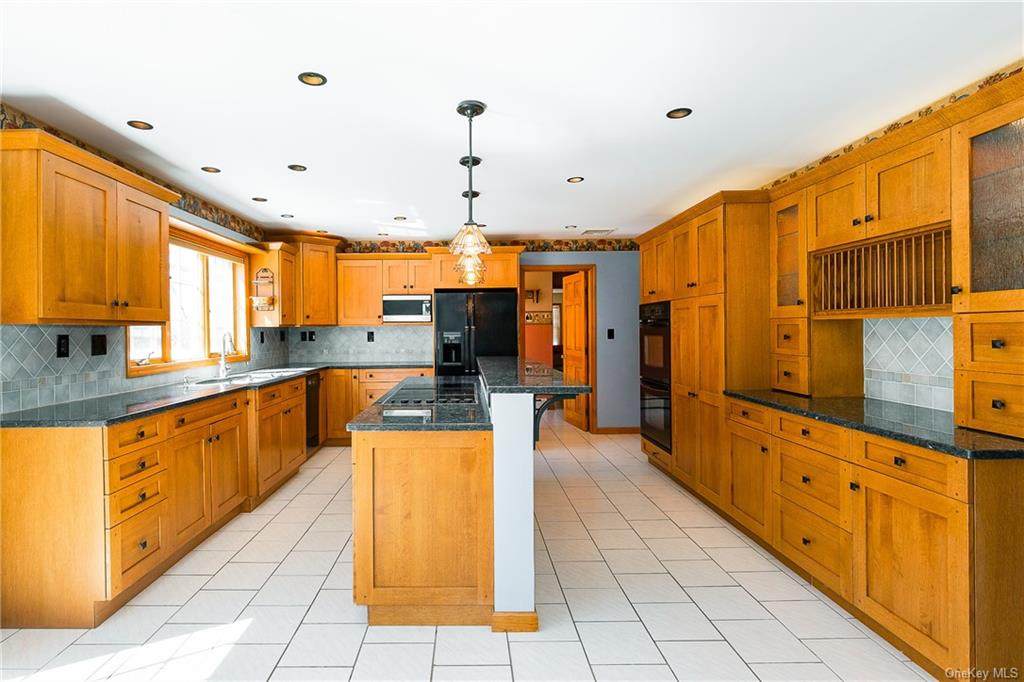 27 Gellatly Drive - Photo 1