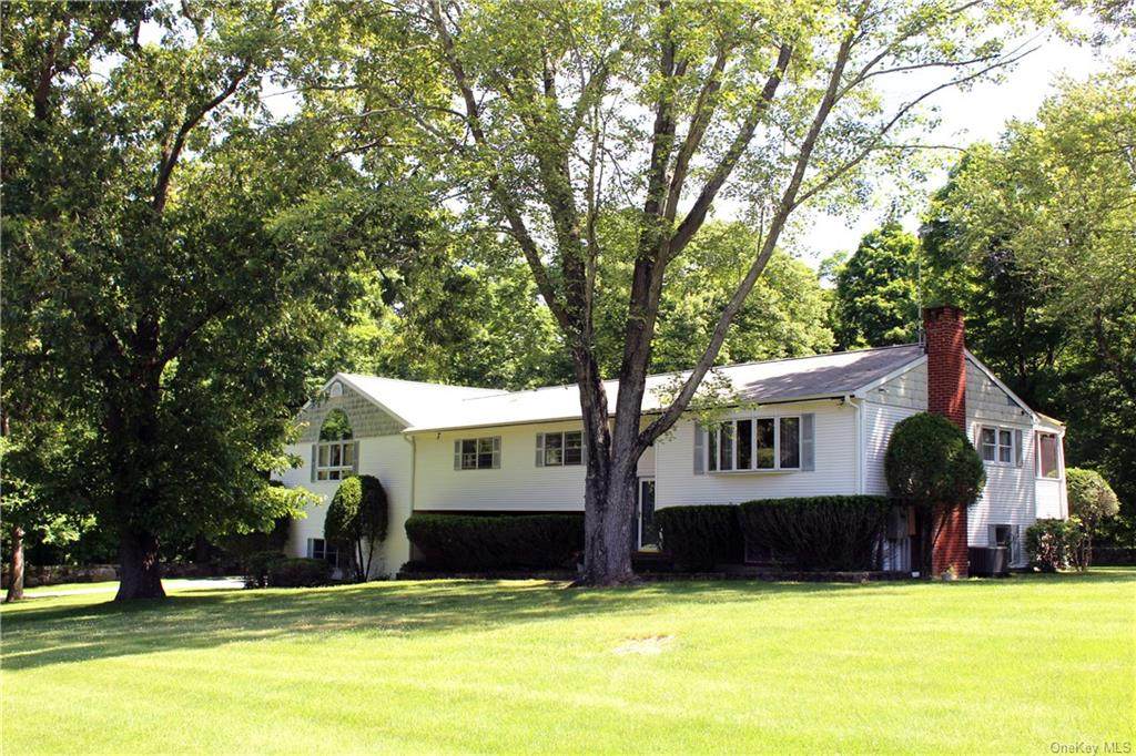16 Susan Drive - Photo 1