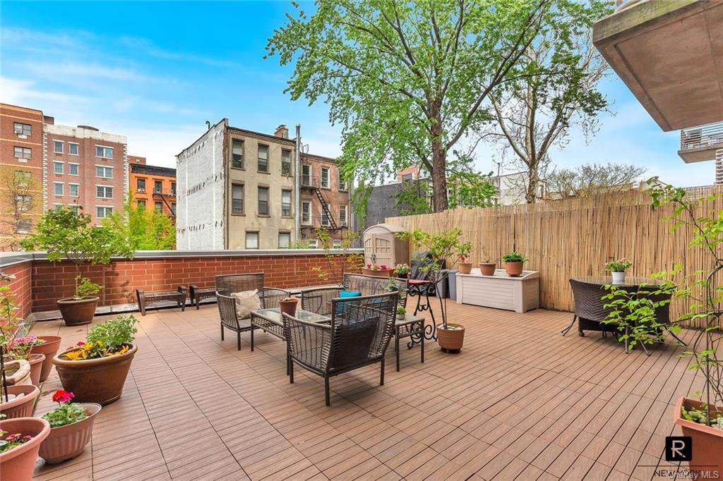161 E 110th Street - Photo 1