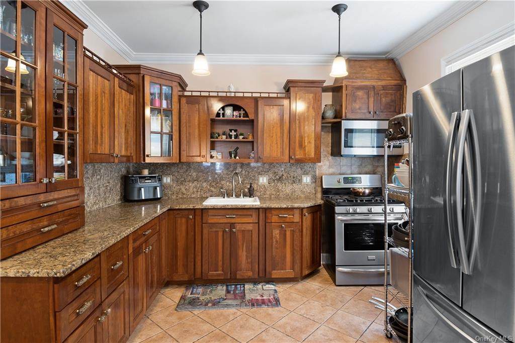 42 Hart Avenue - Photo 1