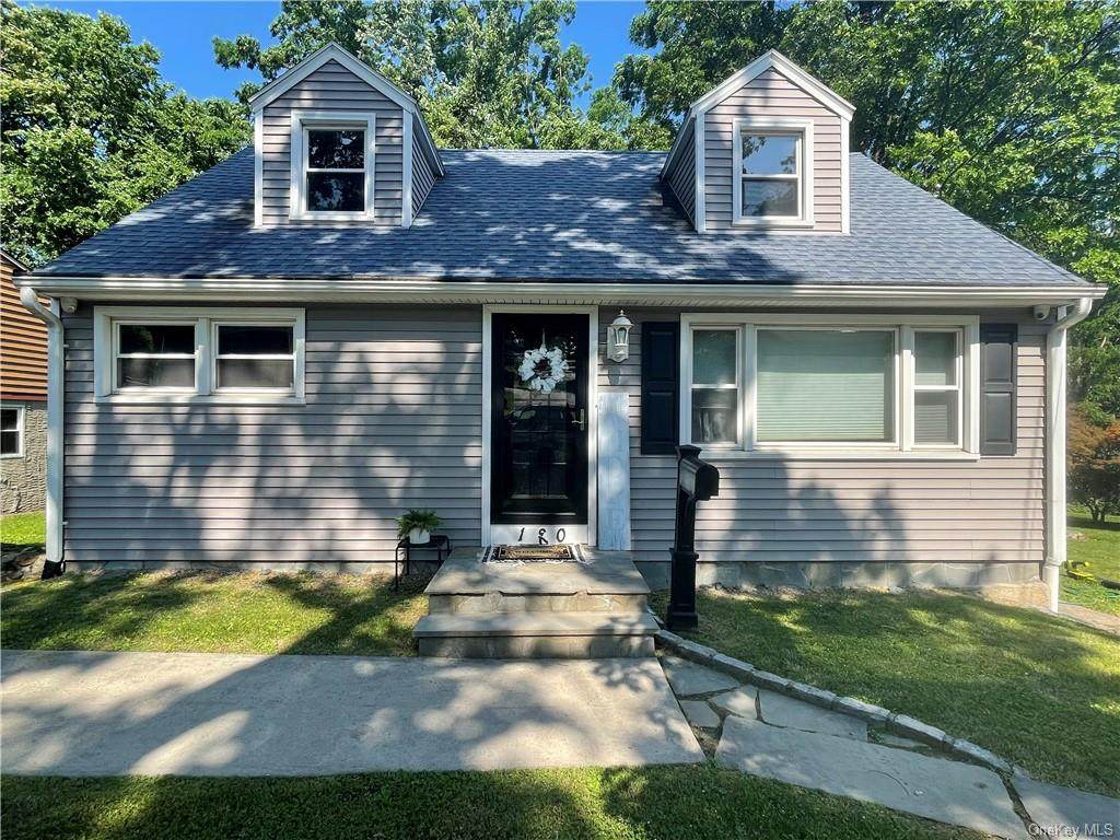 120 Bushey Avenue - Photo 1