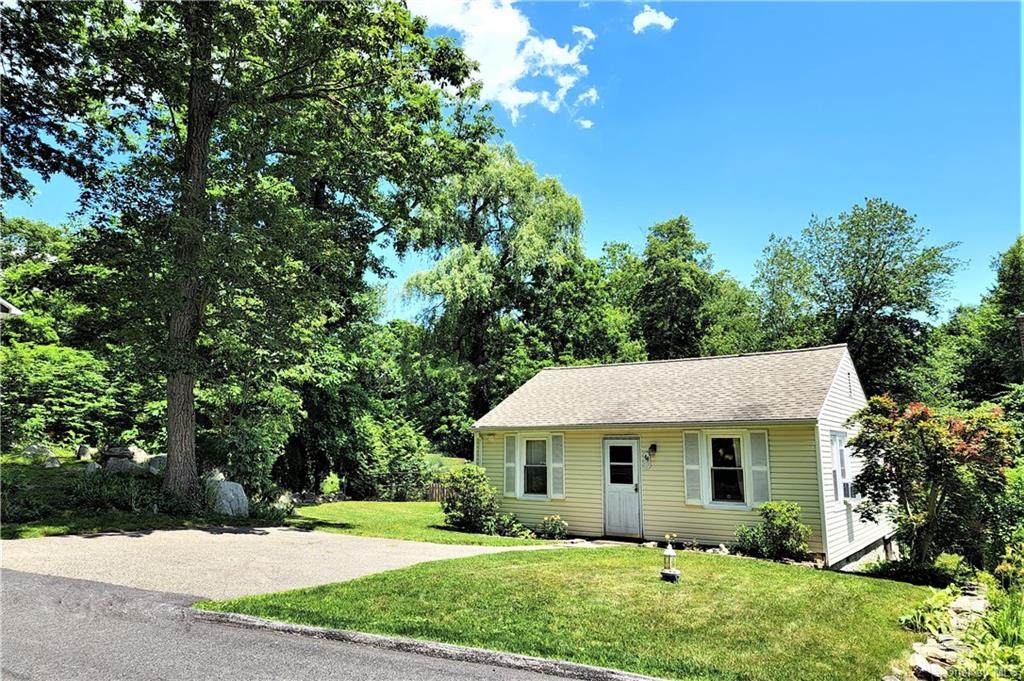 44 Northway - Photo 1