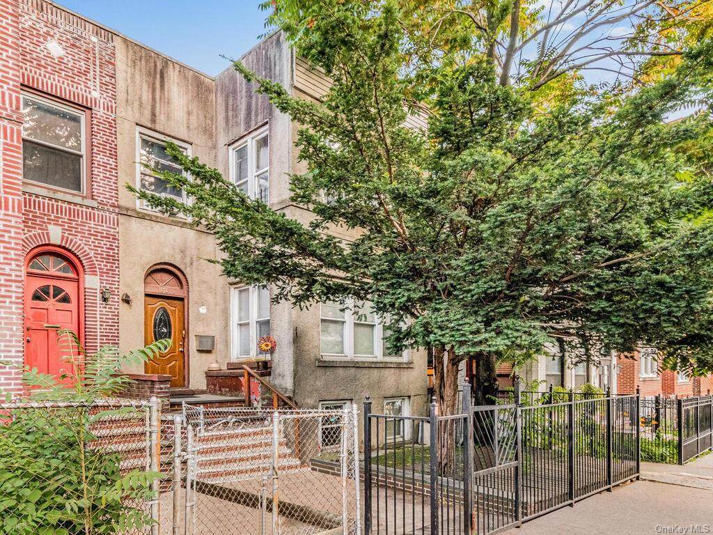 1670 Grand Avenue - Photo 1