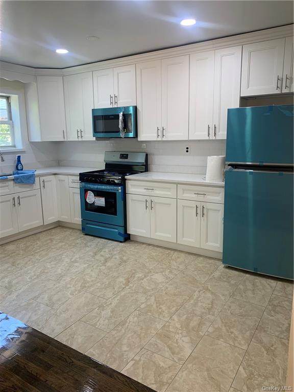 1042 Underhill Avenue - Photo 1