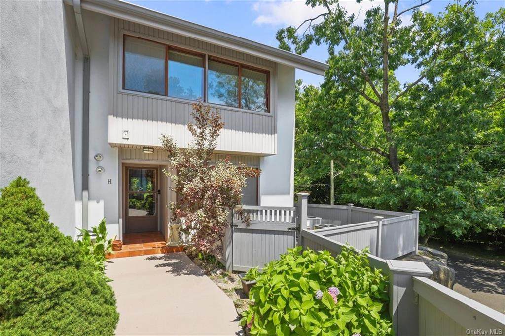 160 Mead Avenue - Photo 1