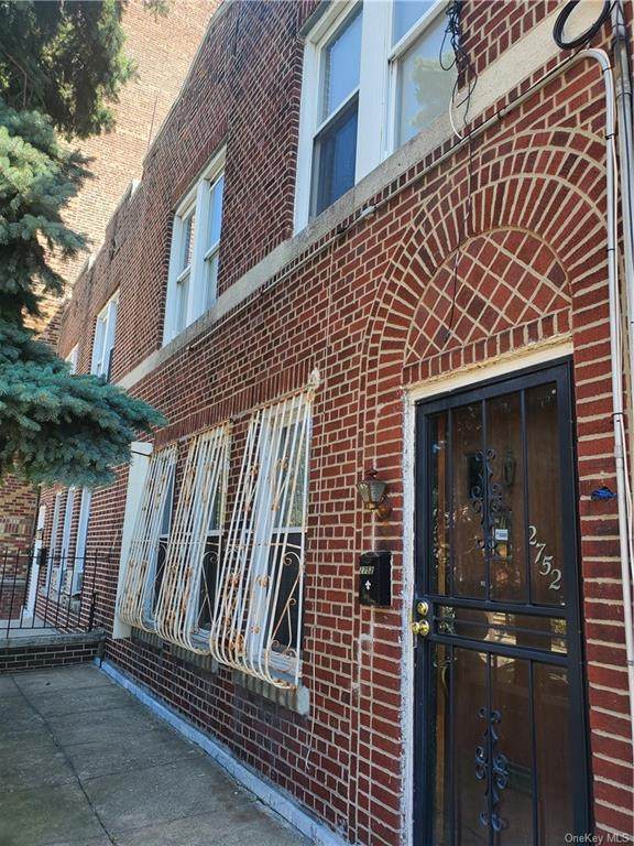 2752 Cruger Avenue - Photo 1