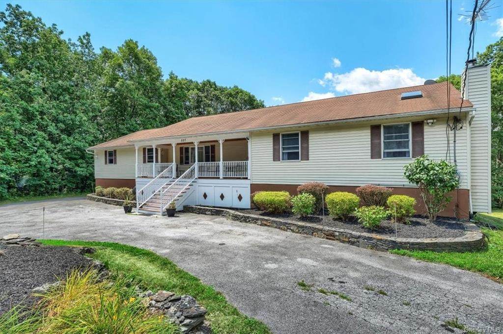 527 Pleasant Ridge Road - Photo 1