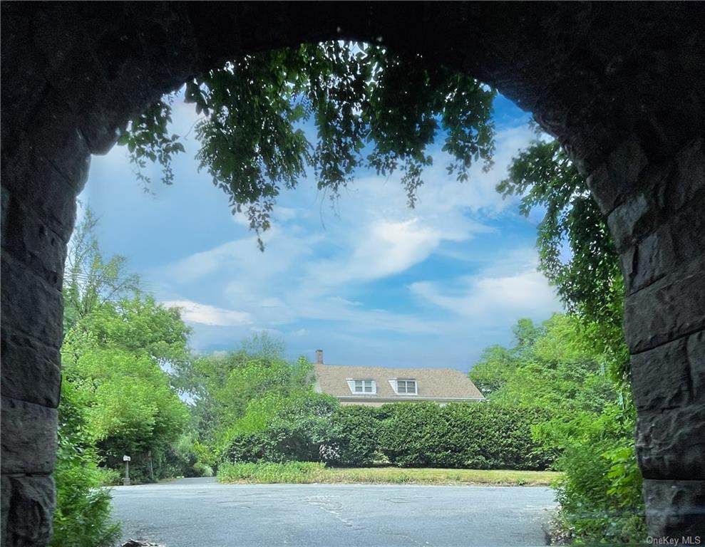 132 Lawrence Street - Photo 1