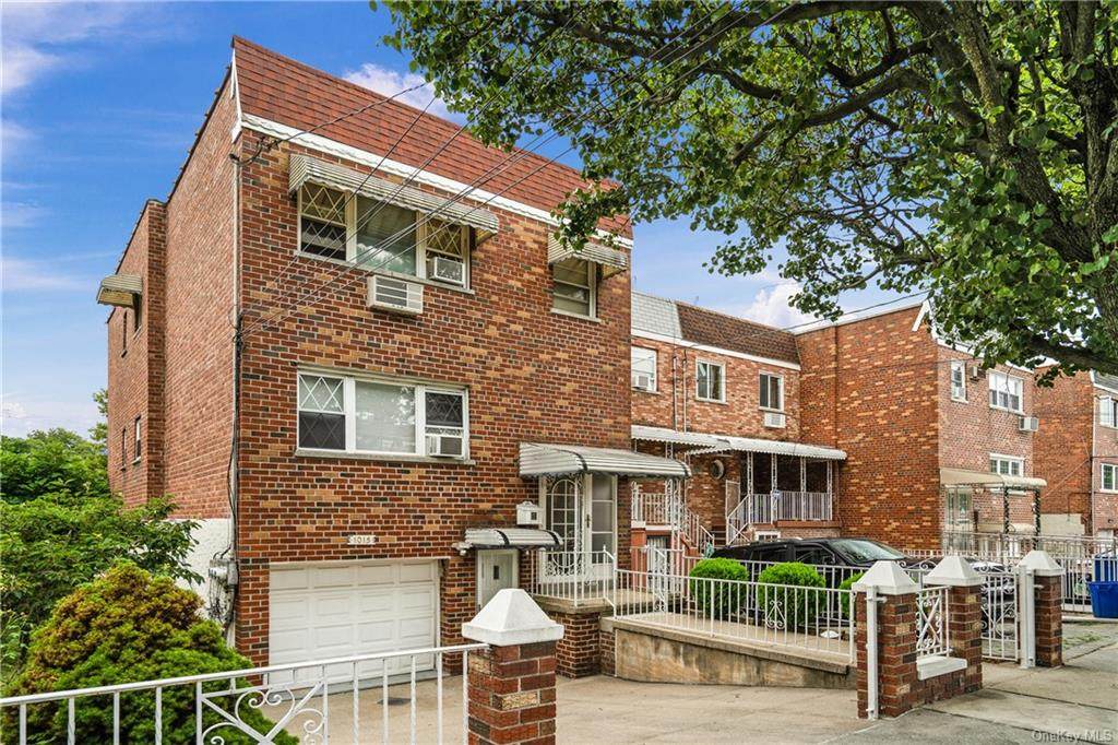 1015 Throgmorton Avenue - Photo 1