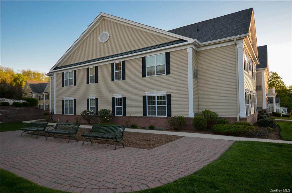 108 Canter Court - Photo 1