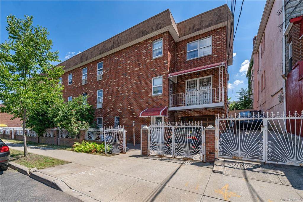 1480 Oakley Street - Photo 1