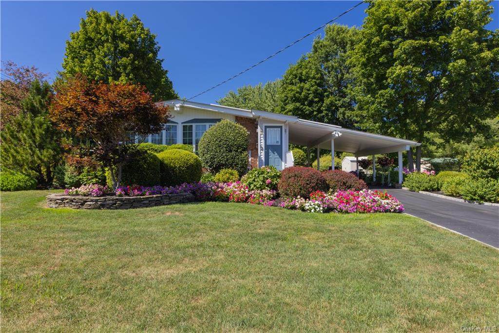 27 Carrie Lane - Photo 1