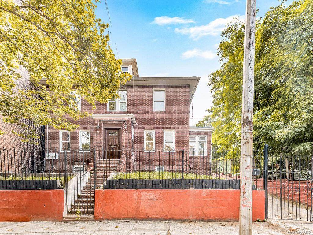 1720 Popham Avenue - Photo 1
