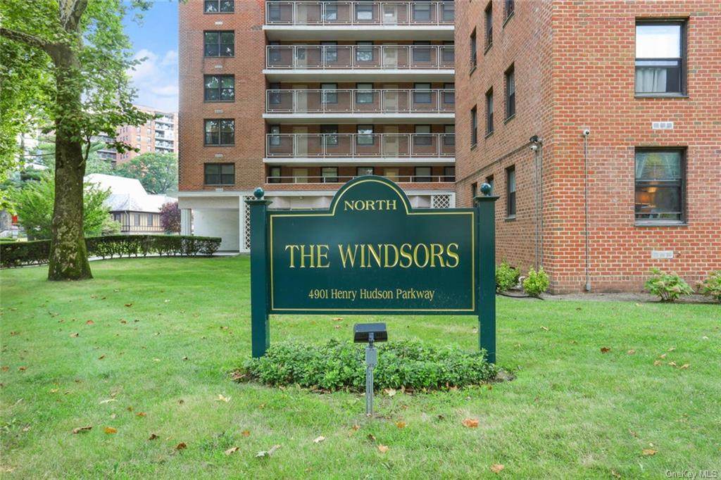4901 Henry Hudson Parkway - Photo 1