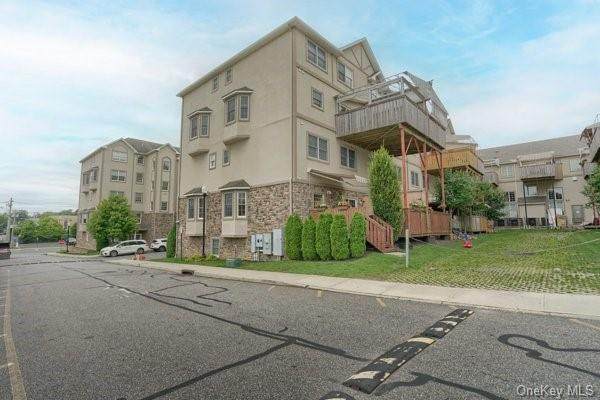 3101 Parkview Drive - Photo 1