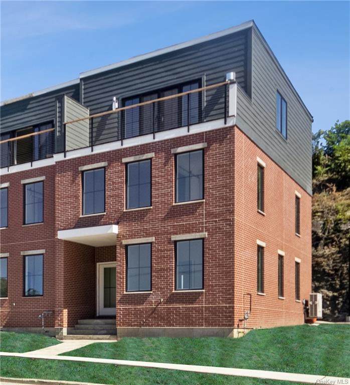 10 Beekman Street - Photo 1