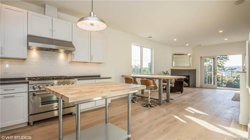 10 Beekman Street - Photo 1