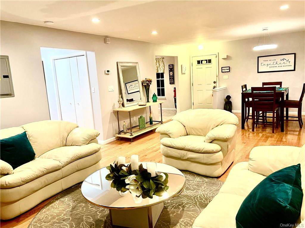 15 Lexington Way - Photo 1