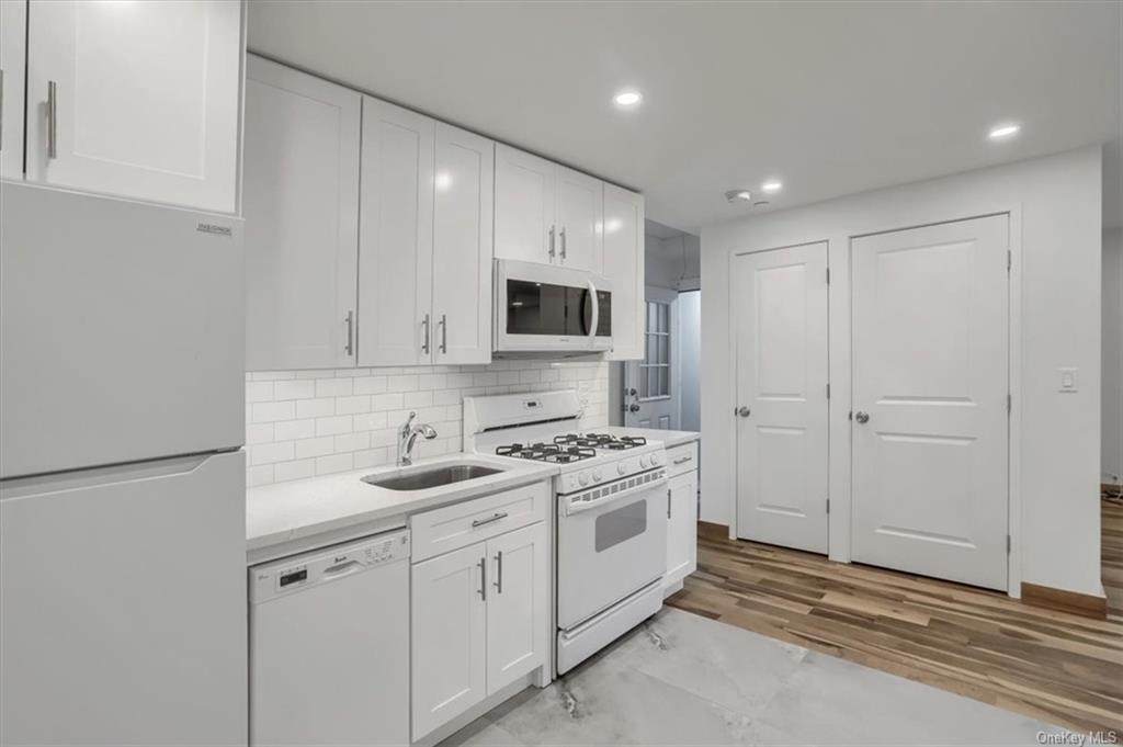 33 Mohican Pk Avenue - Photo 1