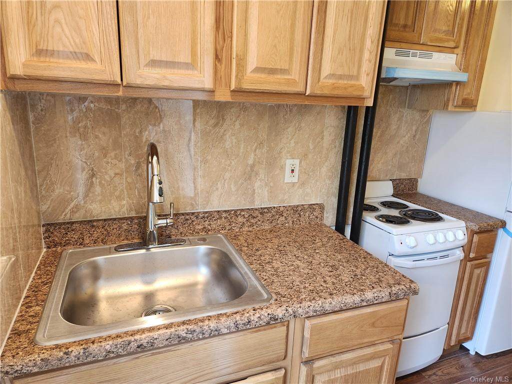 136 10th Avenue - Photo 1