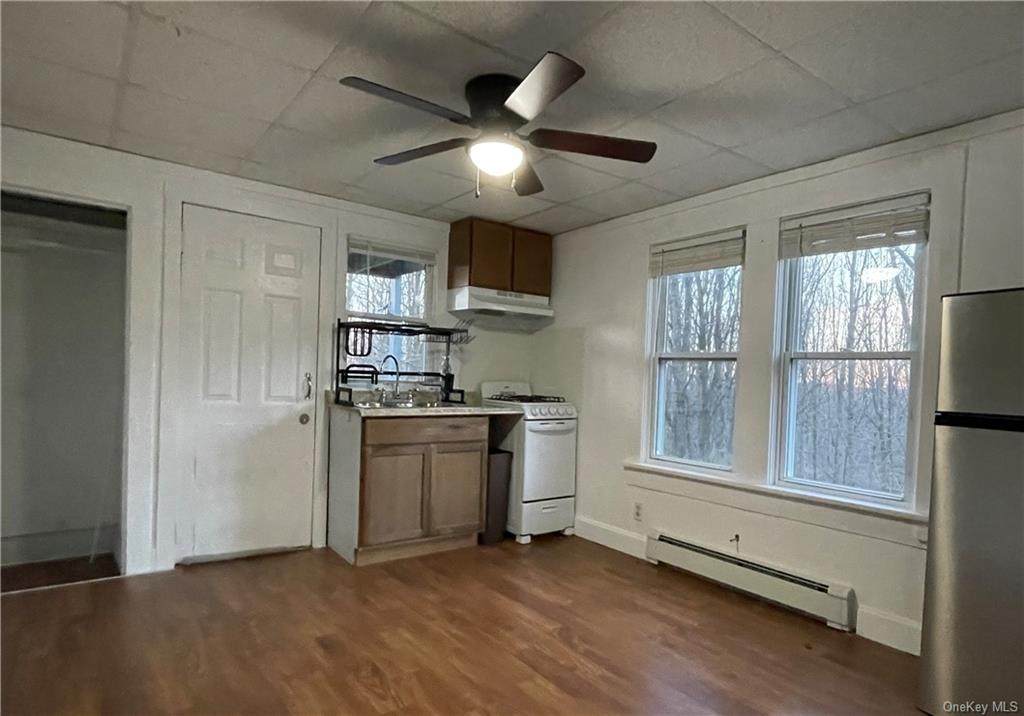 300 Budd Road - Photo 1