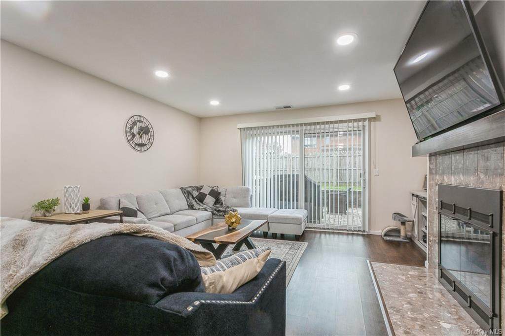 60 Leisure Way - Photo 1