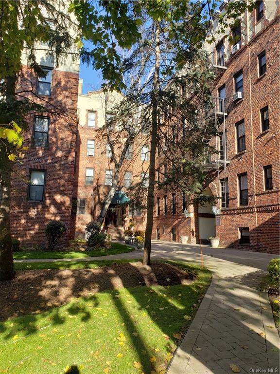11 Columbia Avenue - Photo 1