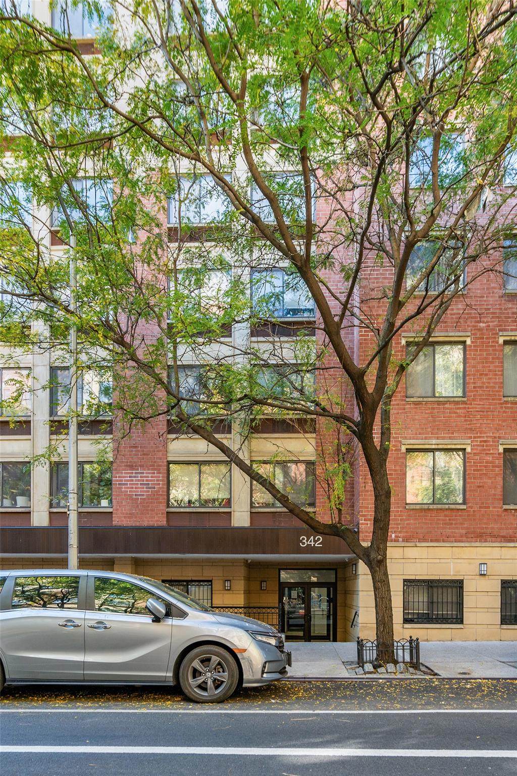 342 119 St - Photo 1