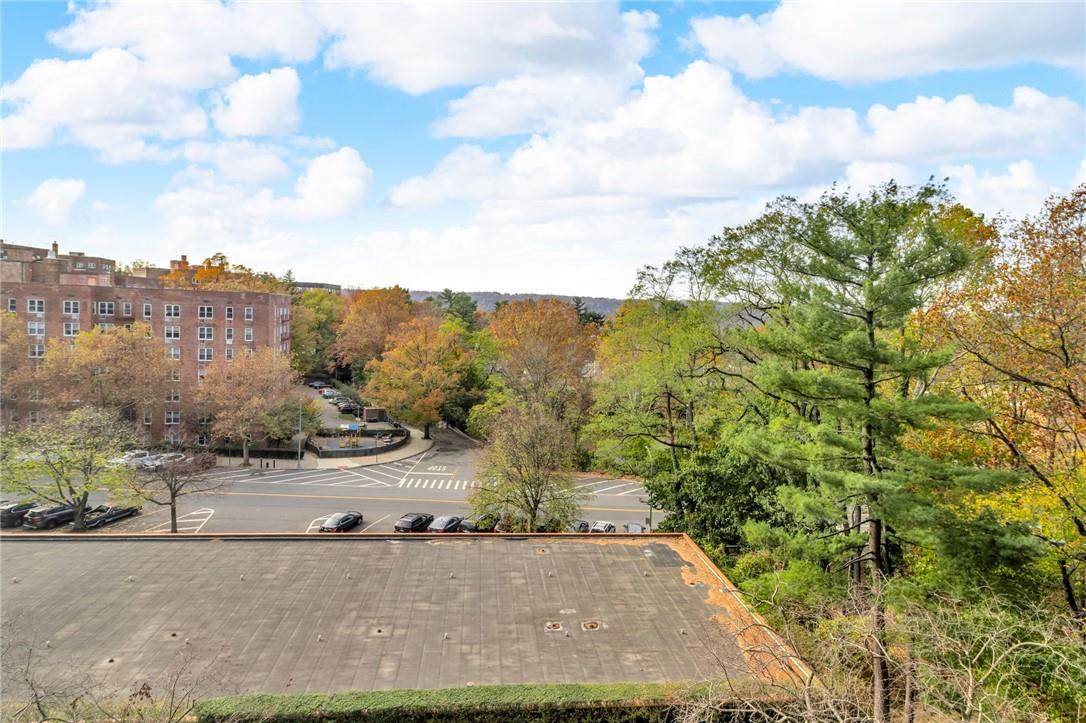 3935 Blackstone Avenue - Photo 1