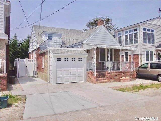 111 Inwood - Photo 1
