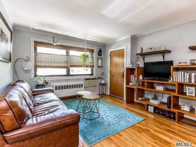 57-49 246 Crescent - Photo 1