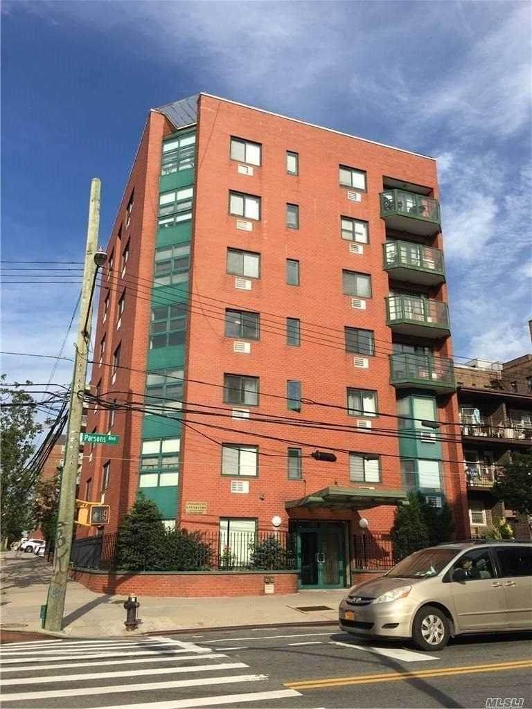 41-33 Parsons Boulevard - Photo 1