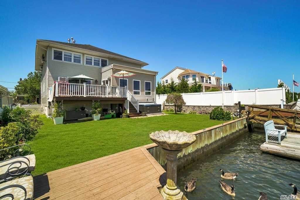 42 S Bay Avenue - Photo 1