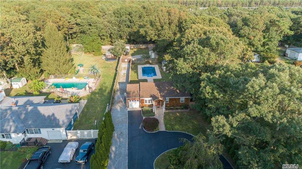 181 Cranford Boulevard - Photo 1