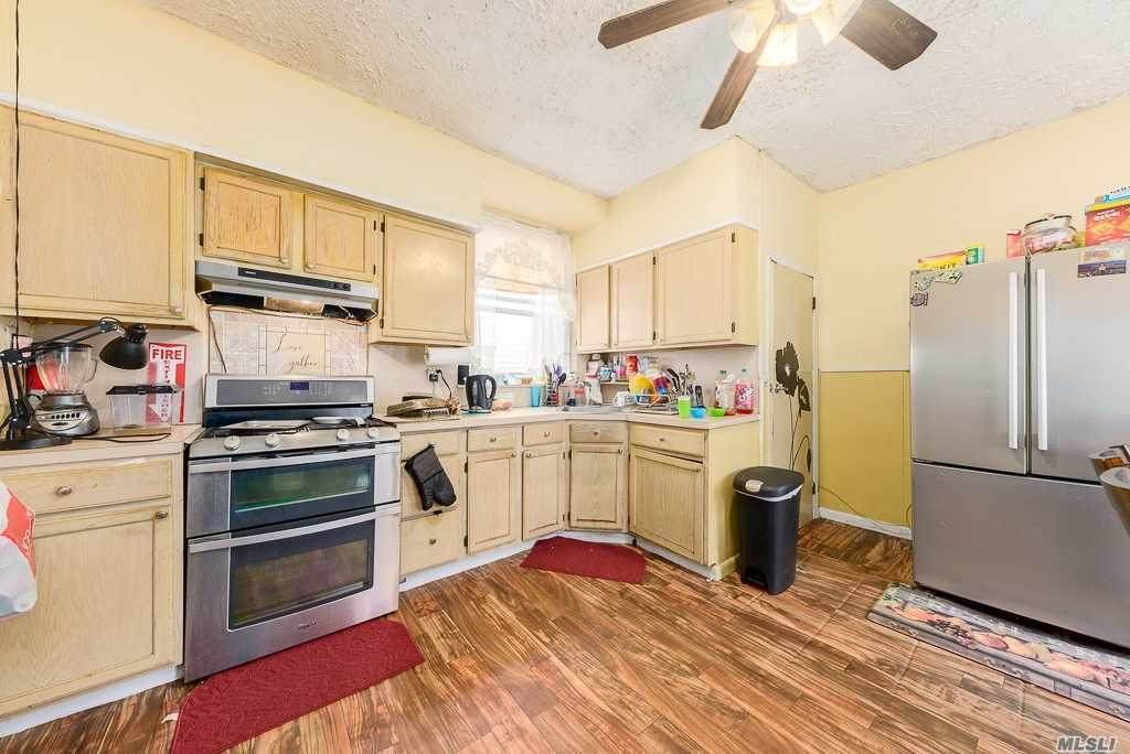 1412 Balcom Ave - Photo 1