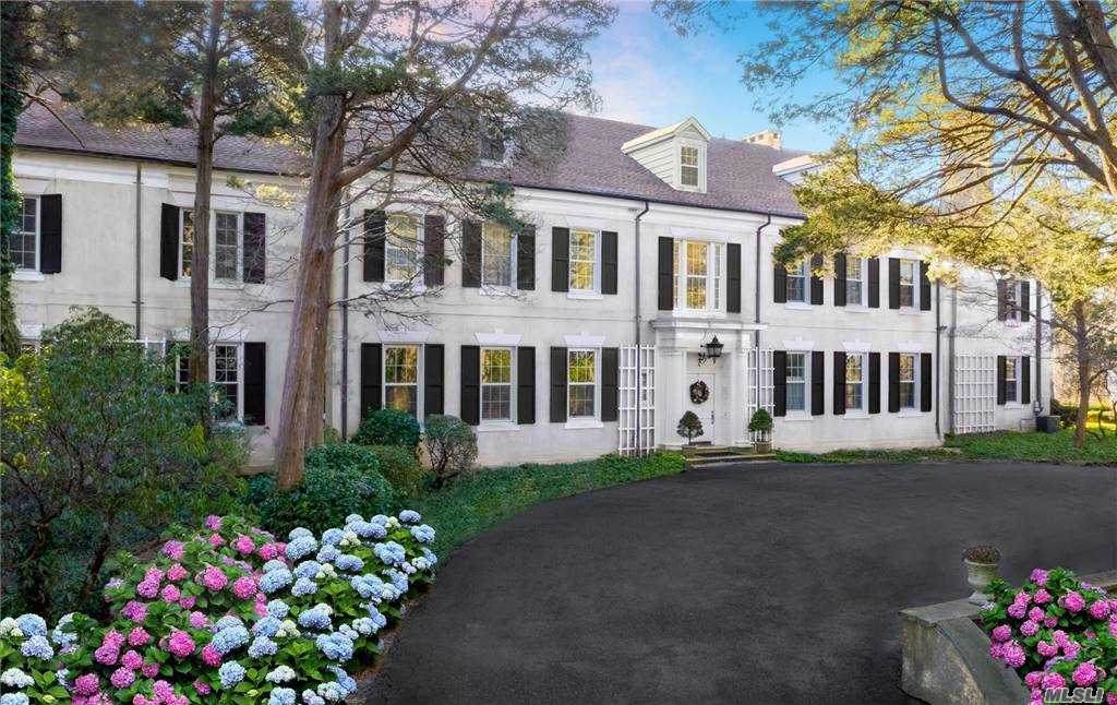 6850 North Hempstead Turnpike - Photo 1