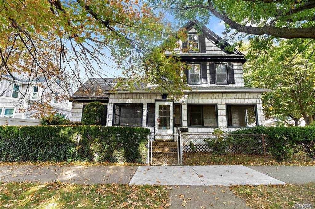 821 149th Street - Photo 1